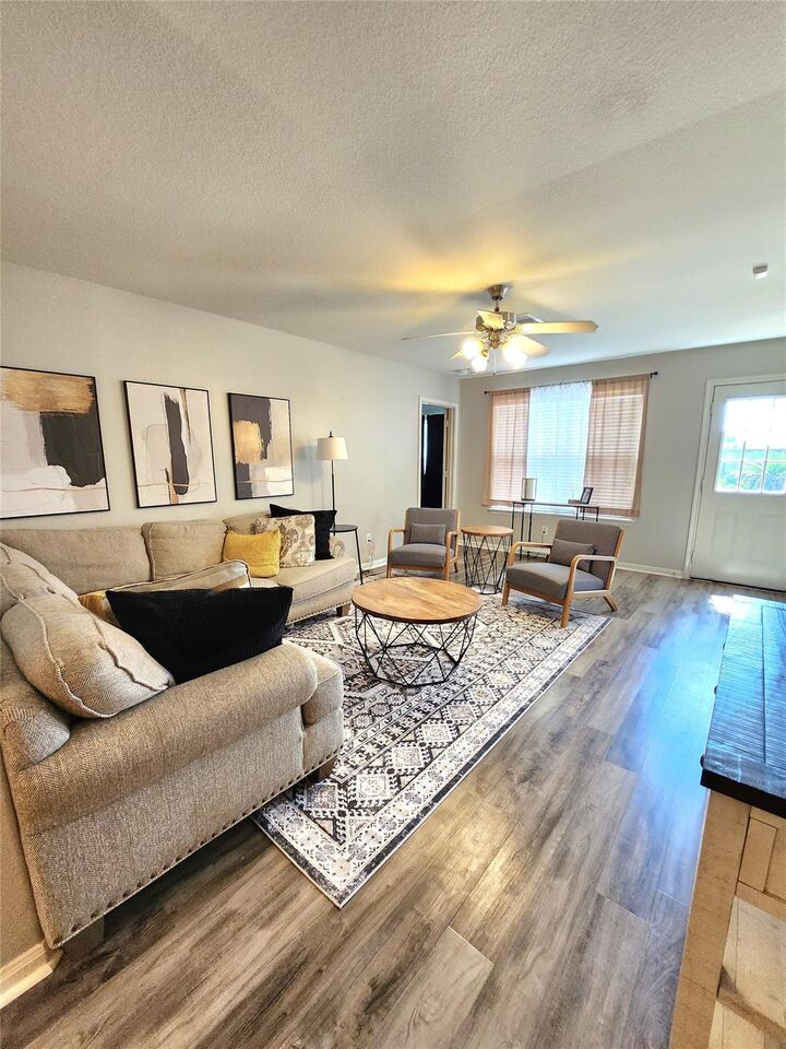 Property Photo: 6914 Dawn Bloom Lane TX 77469