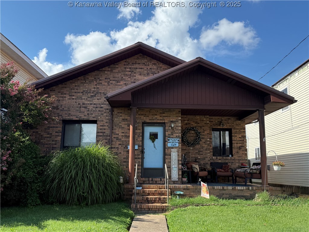 Property Photo:  1024 West Virginia Avenue  WV 25064 