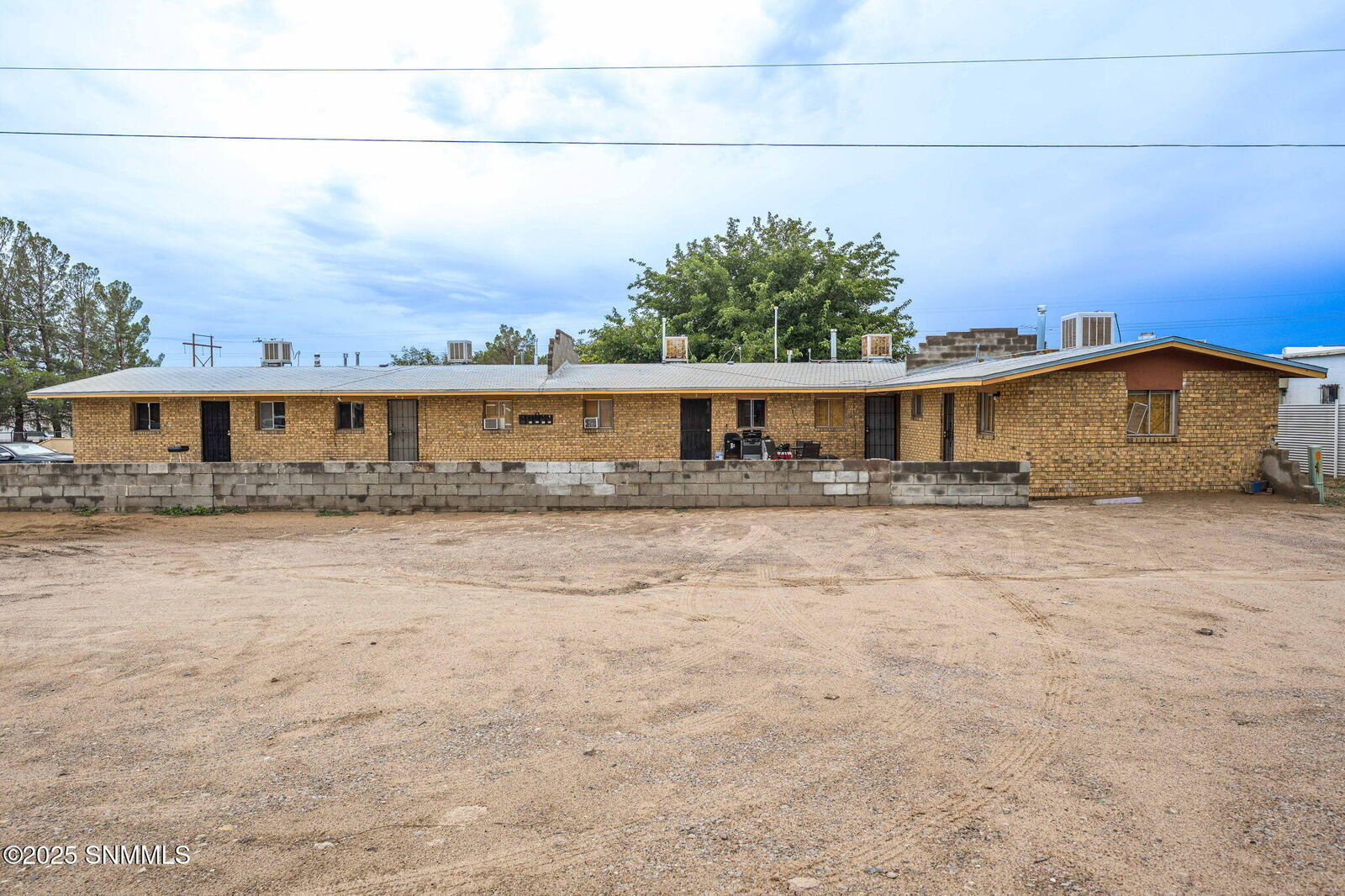 Property Photo:  1235 E Hernandez Road  NM 88001 