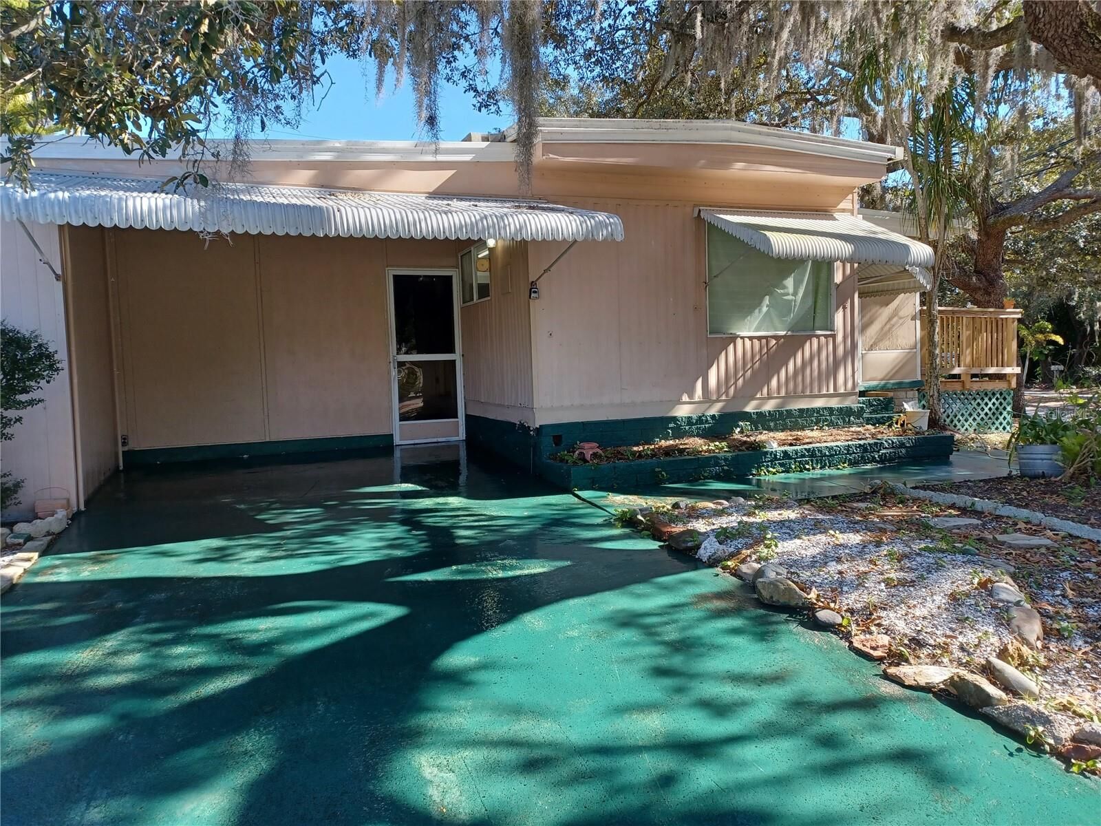 Property Photo: 1223 Live Oak Parkway FL 34689
