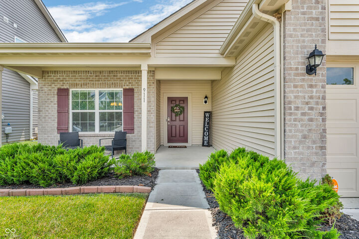 Property Photo: 911 Cass Drive IN 46131