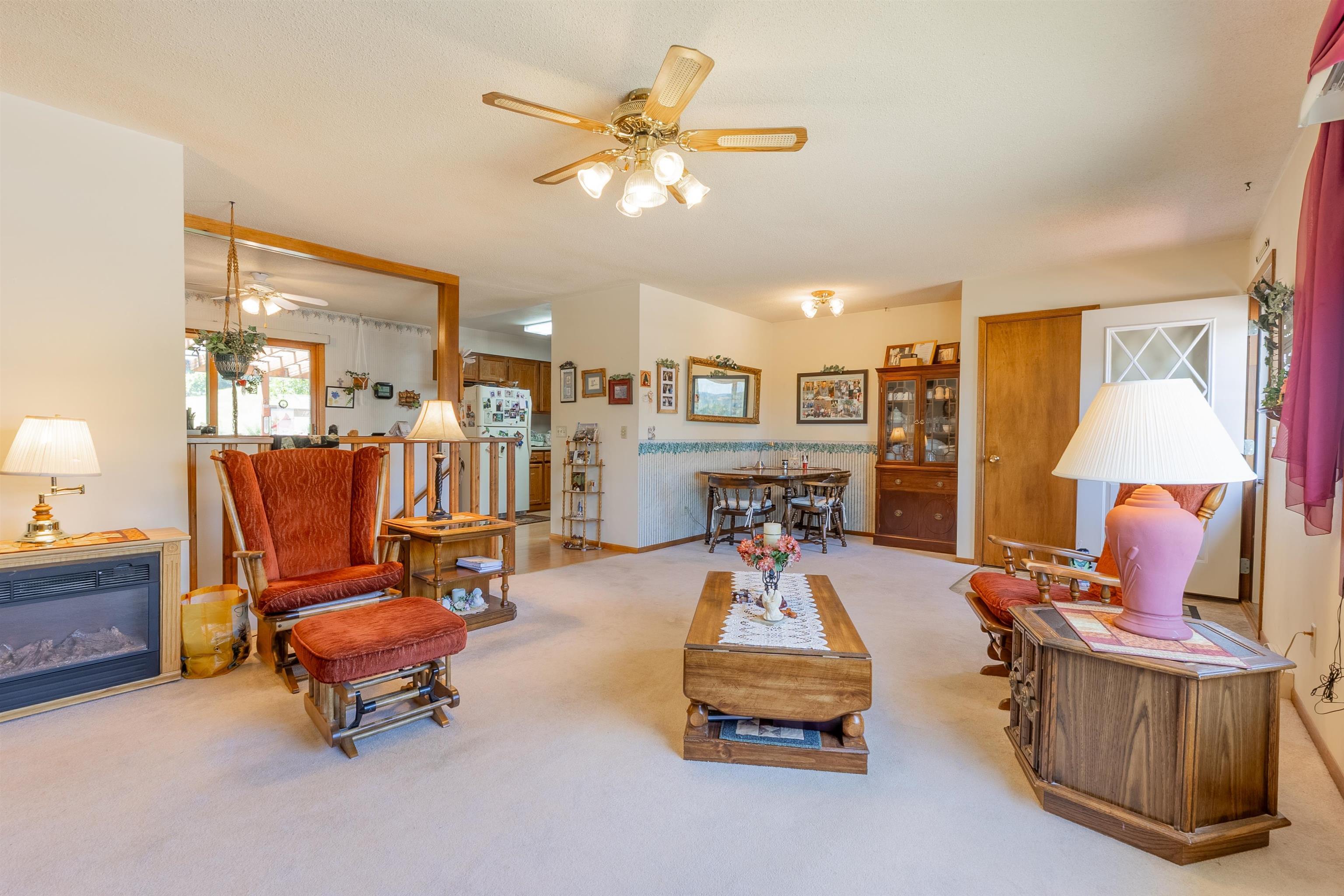 Property Photo: 1213 W Charles Street SD 57783