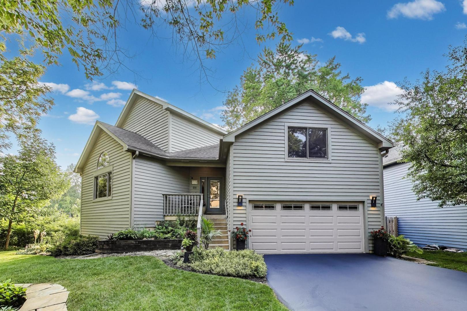Property Photo: 911 Woodland Road IL 60084