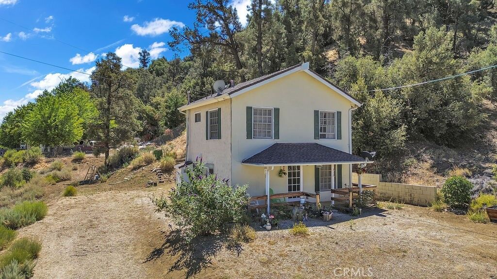 Property Photo:  312 Border Street  CA 93225 
