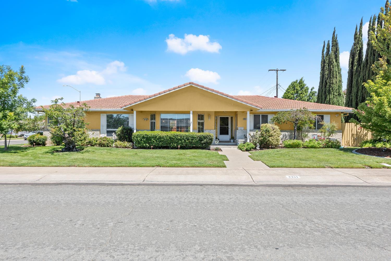 Property Photo:  2021 Cabrillo Circle  CA 95242 