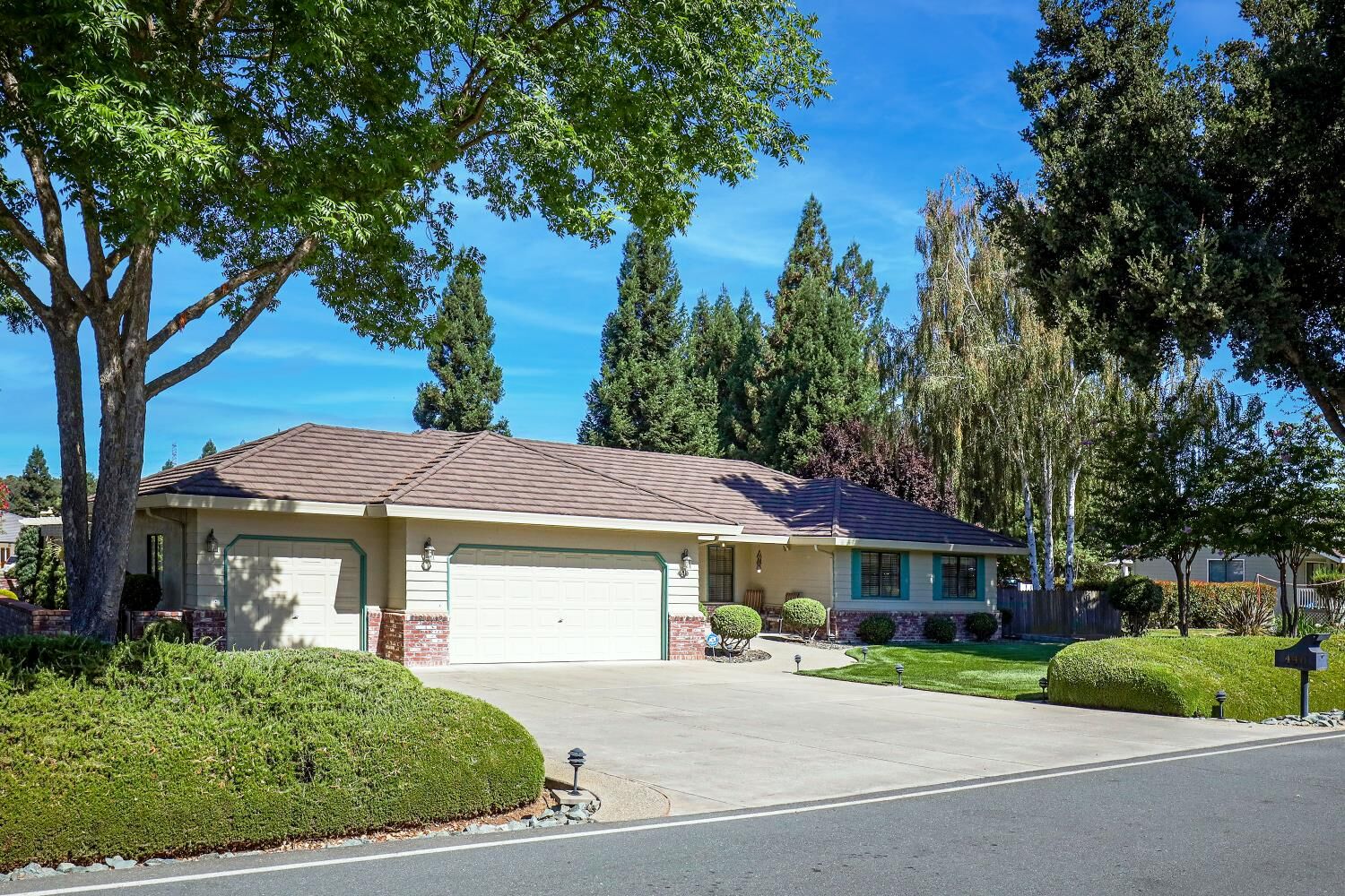 Property Photo: 440 La Contenta Drive CA 95252