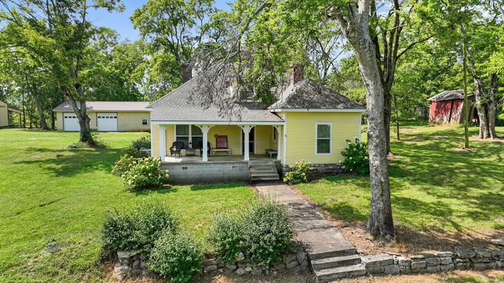 Property Photo: 2640 Highway 82 E TN 37020