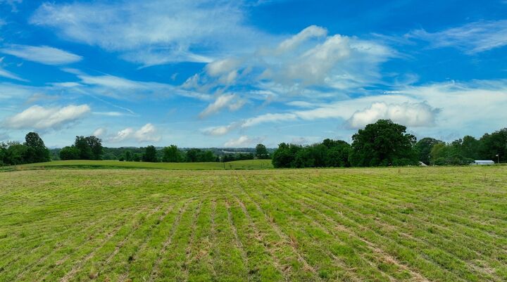 Property Photo: 192 Nubia Rd TN 37186