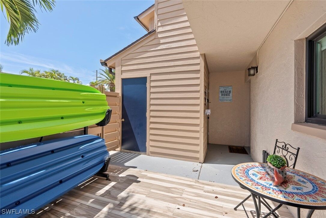 Property Photo:  896 Buttonwood Drive 109  FL 33931 