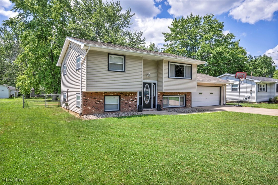Property Photo: 5349 Alva Avenue NW OH 44483