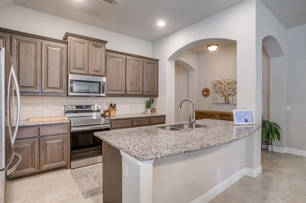 Property Photo:  11705 Tuscarora Drive  TX 76108 