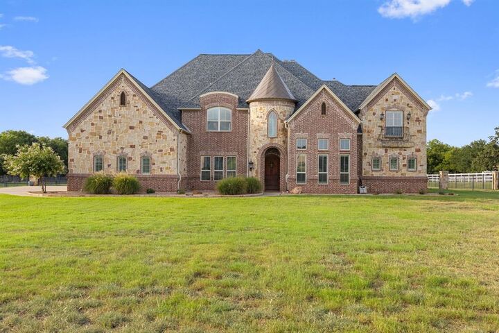 Property Photo:  1311 Appaloosa Circle  TX 76226 