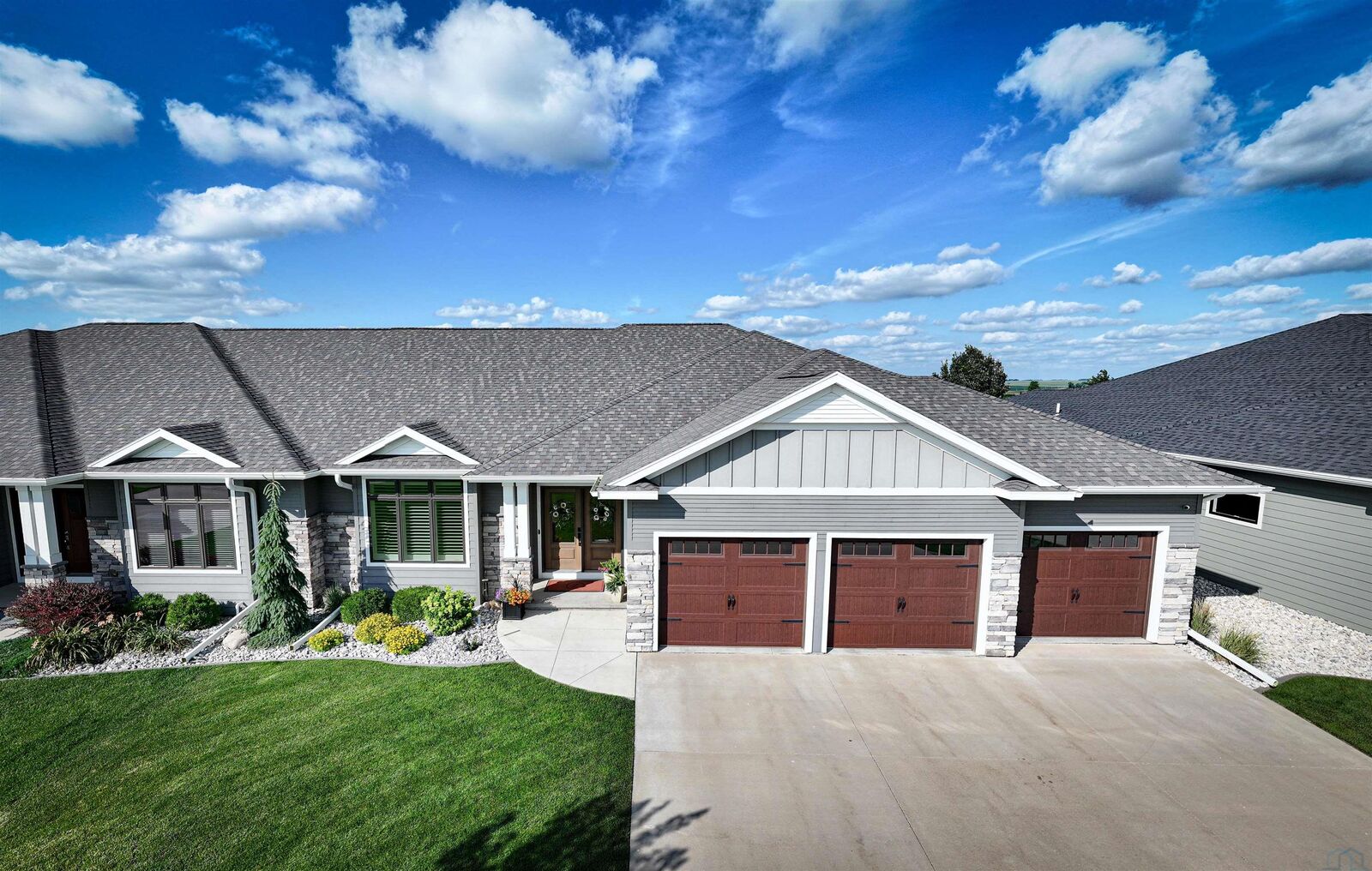 Property Photo:  2610 Ridge Rd  IA 51250 