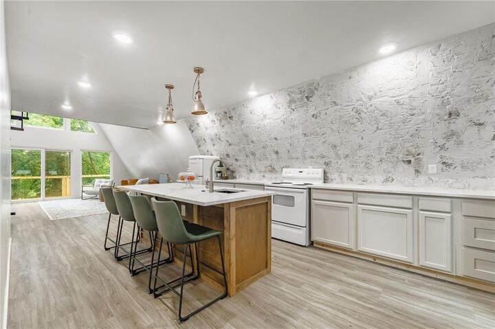 Property Photo:  13970 Cloverdale Road  AR 72756 