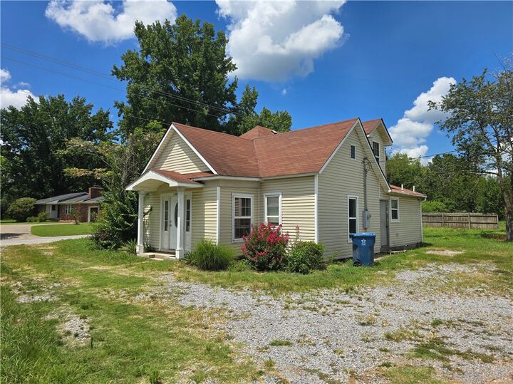 1320 E 3rd  Gentry AR 72734 photo