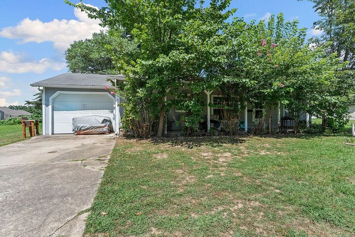 595 Curtis Avenue  Pea Ridge AR 72751 photo