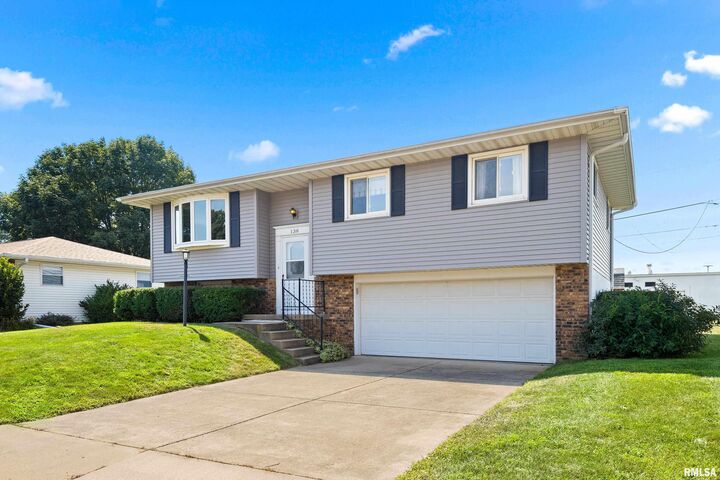 Property Photo: 138 E Oakwood Street IL 61550