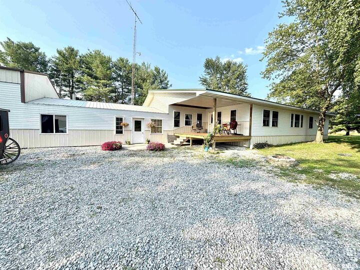 257 County Highway 16  Xenia IL 62899 photo