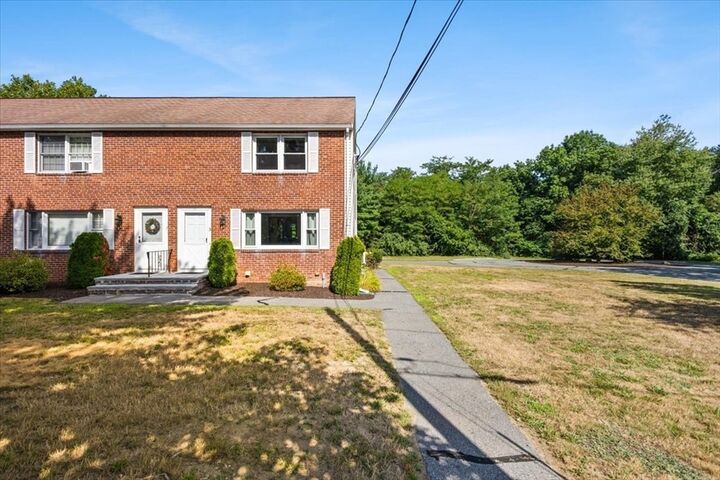 Property Photo: 31 Willow Ridge Dr 31 MA 02324