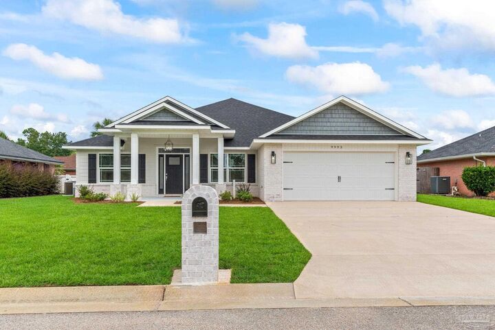 Property Photo: 9993 Parker Lake Cir FL 32566