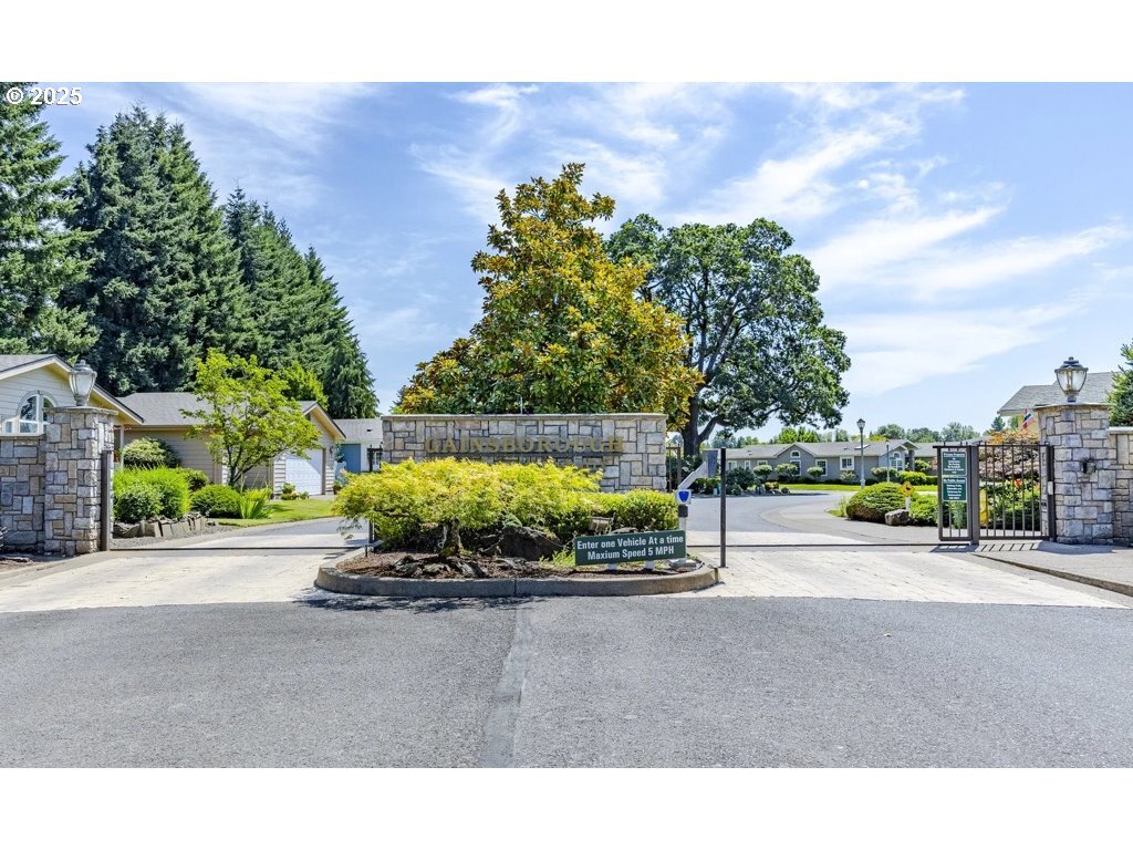 Property Photo: 2429 Northampton OR 97404