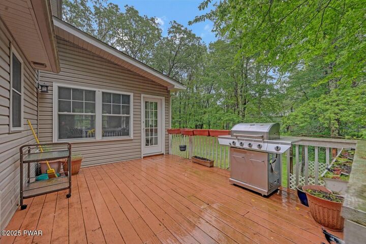 107 Franklin Drive  Lords Valley PA 18428 photo