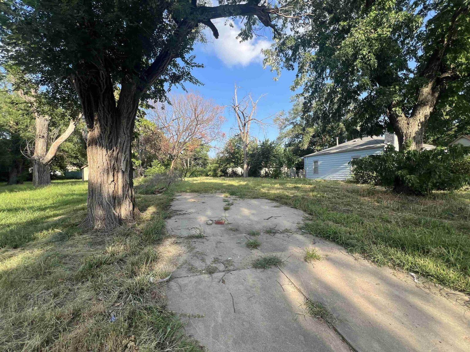 Property Photo: 1932 S Mosley KS 67211