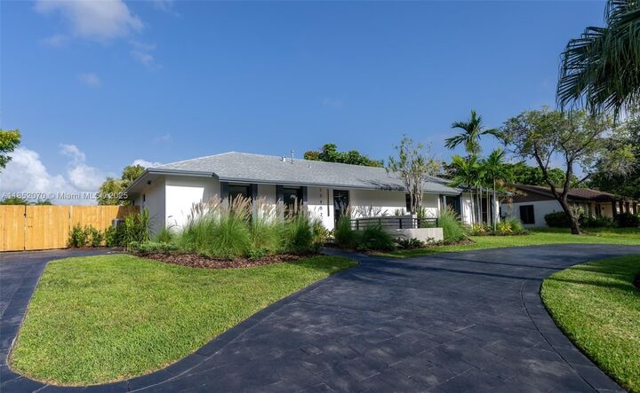17902 SW 87th Pl  Palmetto Bay FL 33157 photo