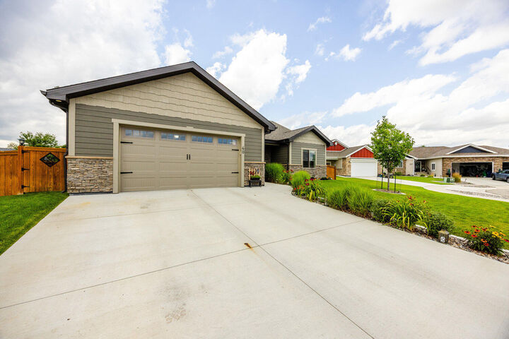 Property Photo:  40 Sunrise Lane  WY 82801 