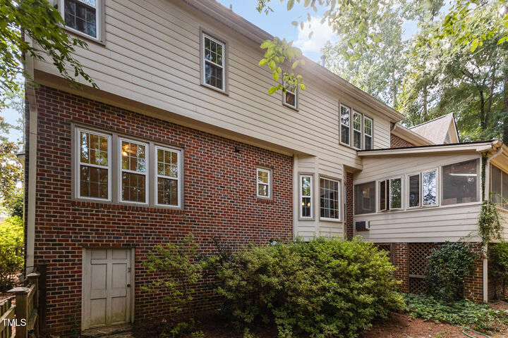 Property Photo: 6909 Brook Ridge Court NC 27615