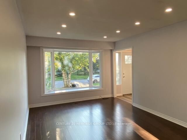 Property Photo: 779 Greenfield Crescent Main ON L3Y 3B2