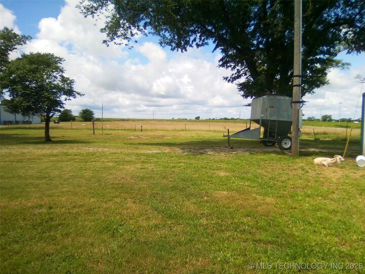 Property Photo: 401091 W 1200 Road OK 74029