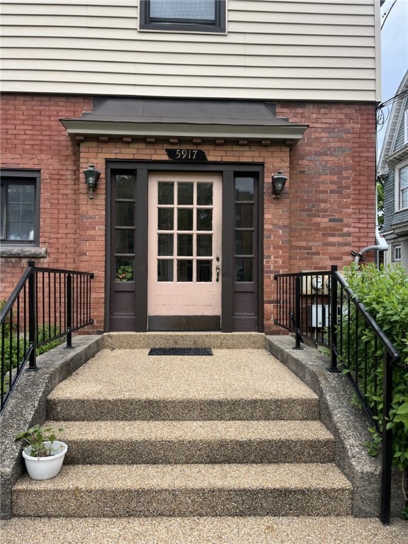 Property Photo: 5917 Walnut St 1 PA 15232