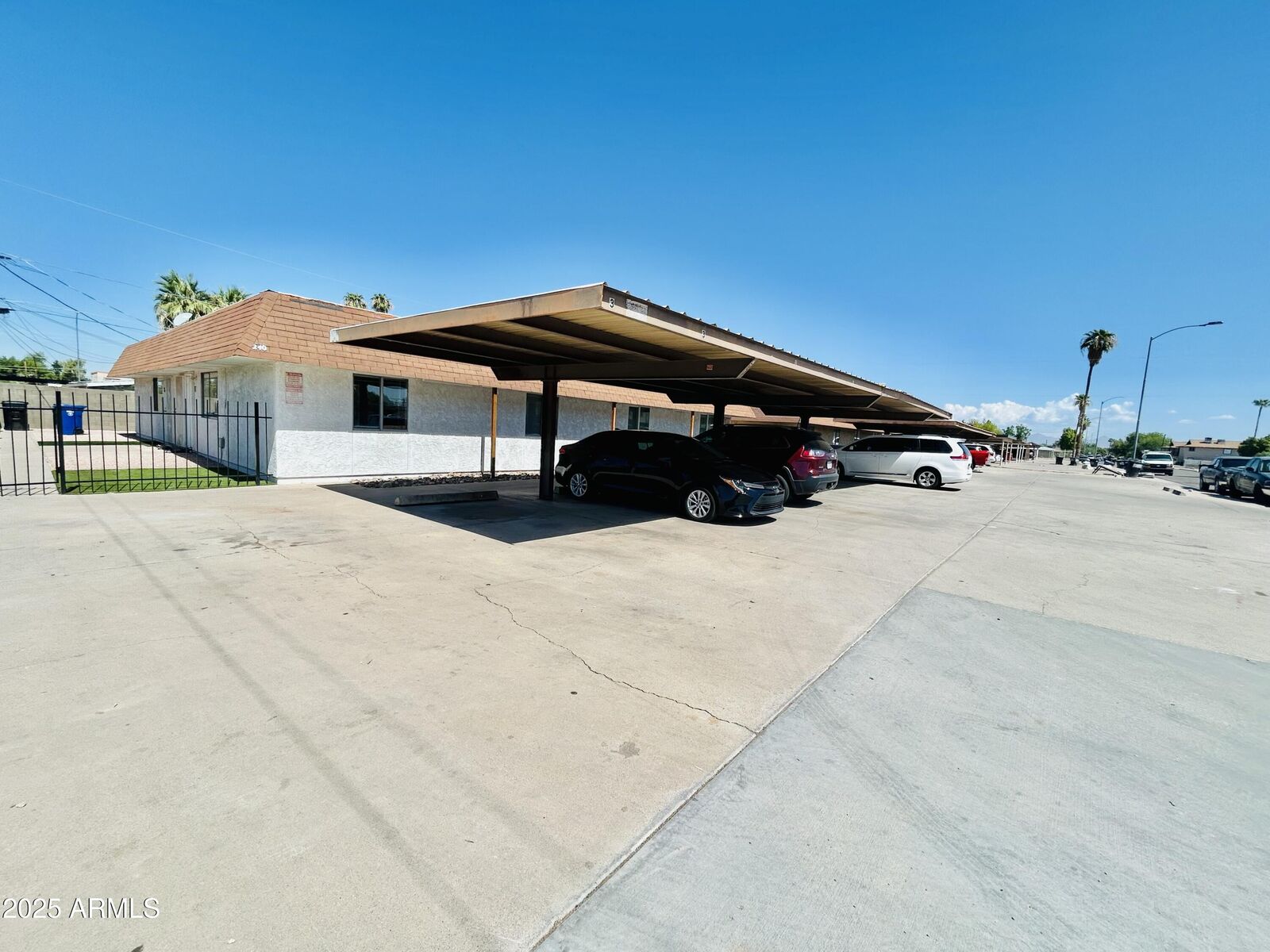 Property Photo: 240 S Doran Circle AZ 85204