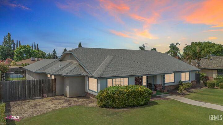 8001 Olive Drive  Bakersfield CA 93308 photo