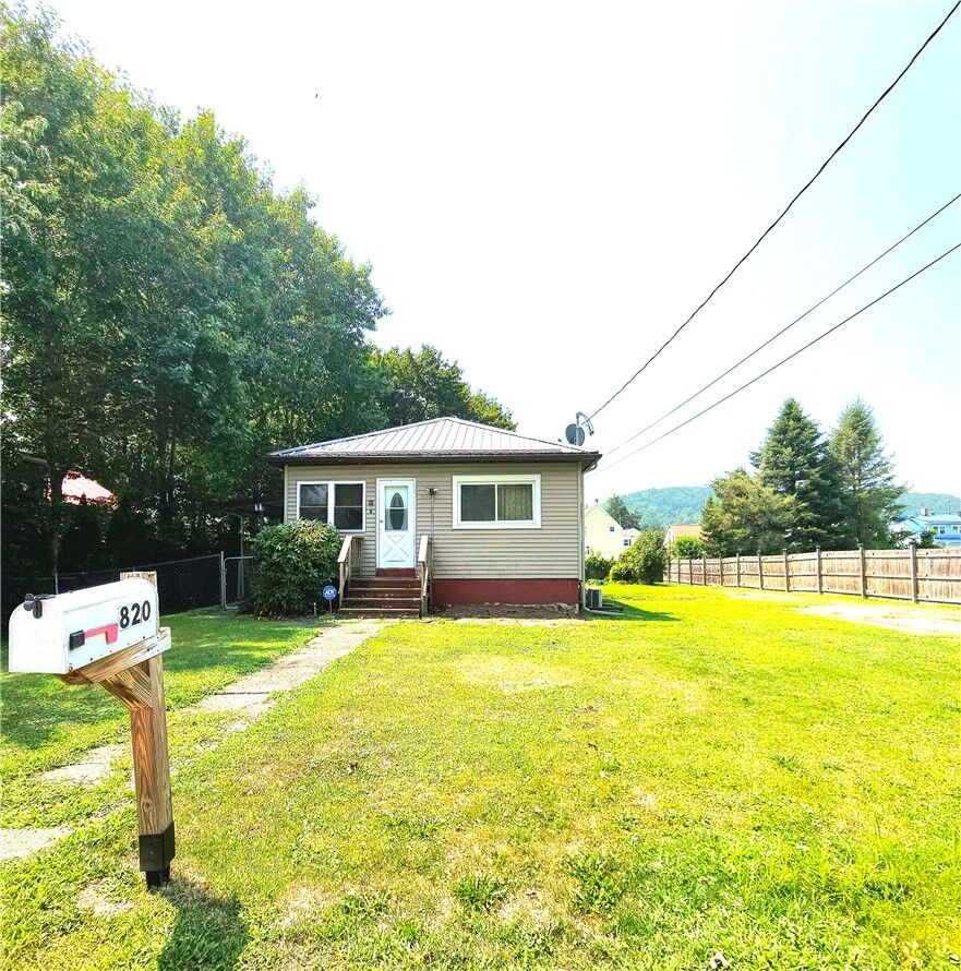 Property Photo:  820 Laurel Street  NY 14904 