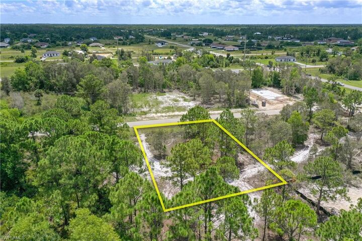 Property Photo: 762 Crystal Ave S FL 33974
