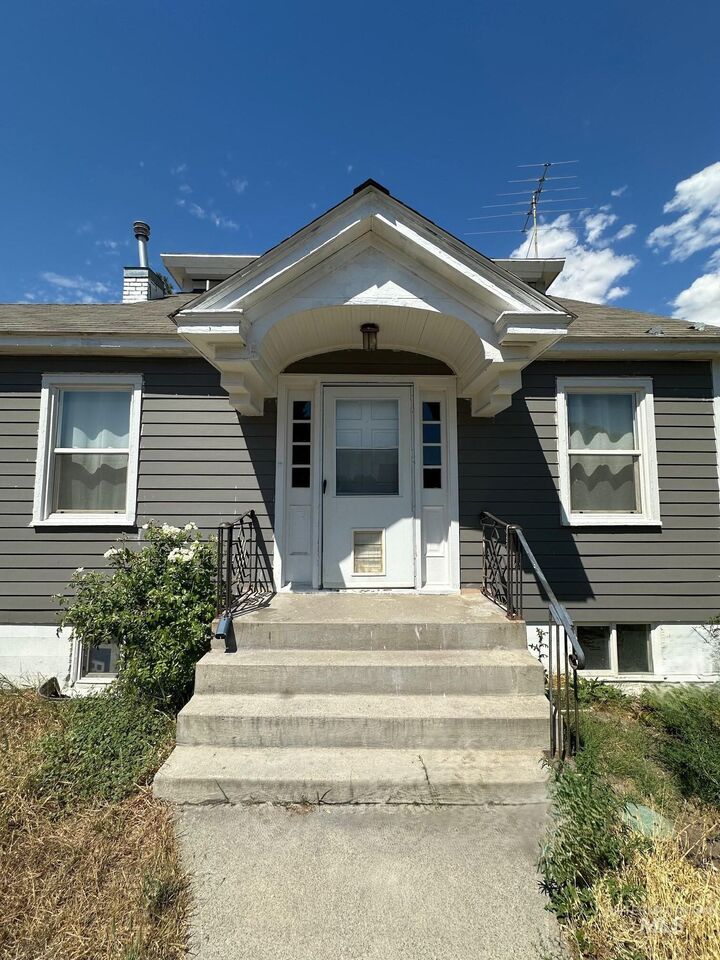 787 SW 3rd St  Ontario OR 97914 photo