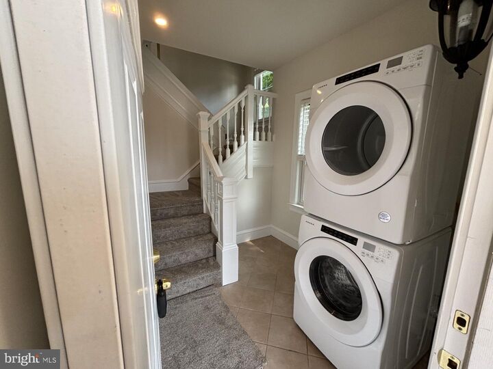 Property Photo:  31 W Clinton Avenue 2nd Floor  NJ 08107 