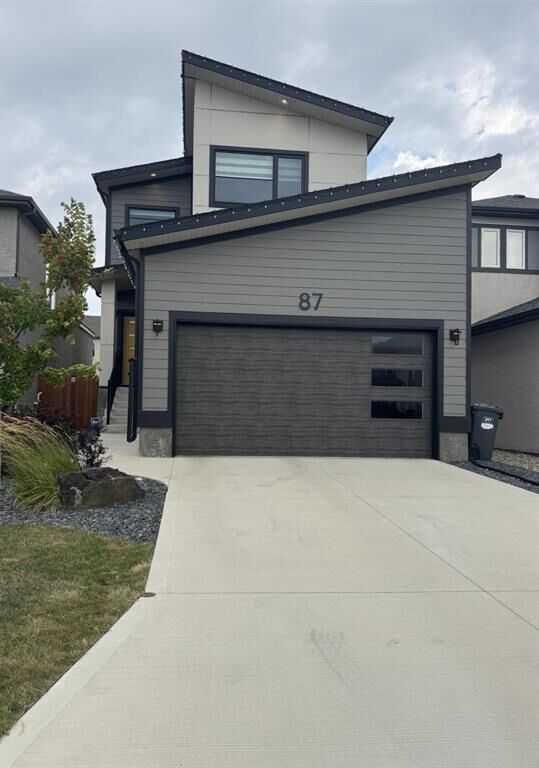 Property Photo: 87 Crestmont Drive MB R3X 0V6