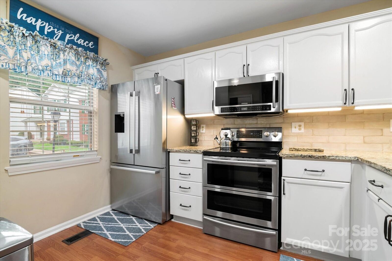 Property Photo:  2826 Hosta Drive  NC 28269 