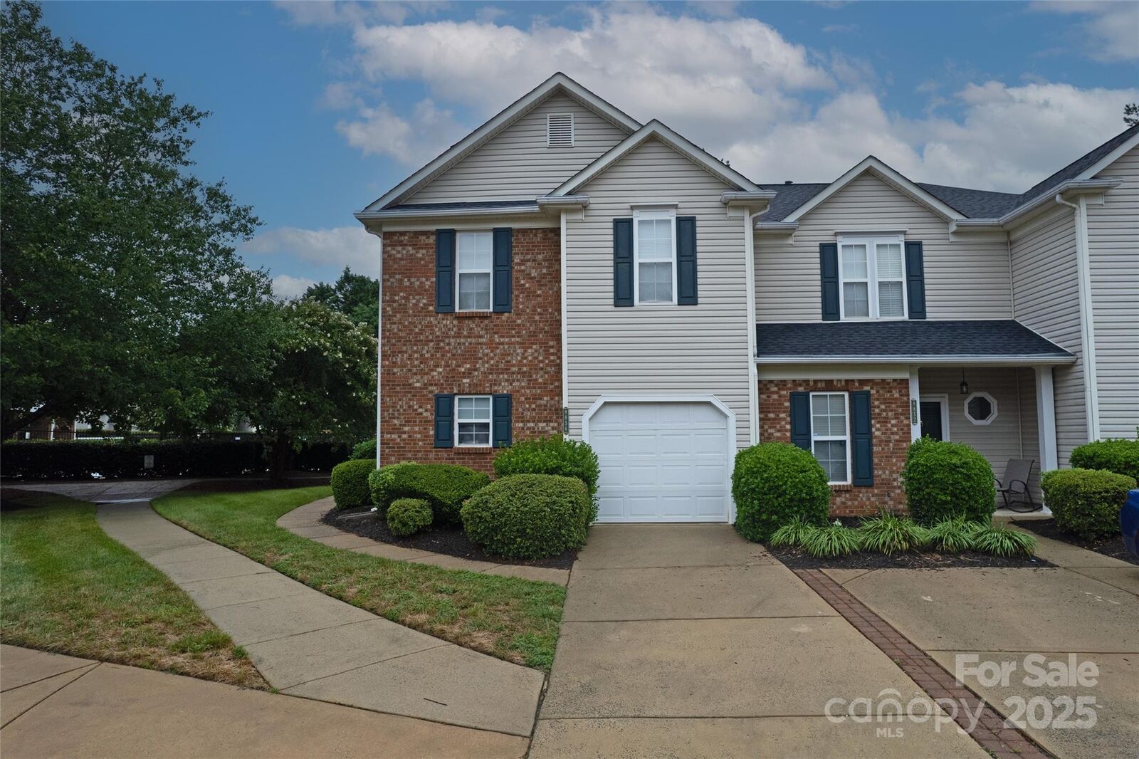Property Photo:  8856 Cinnabay Drive  NC 28216 