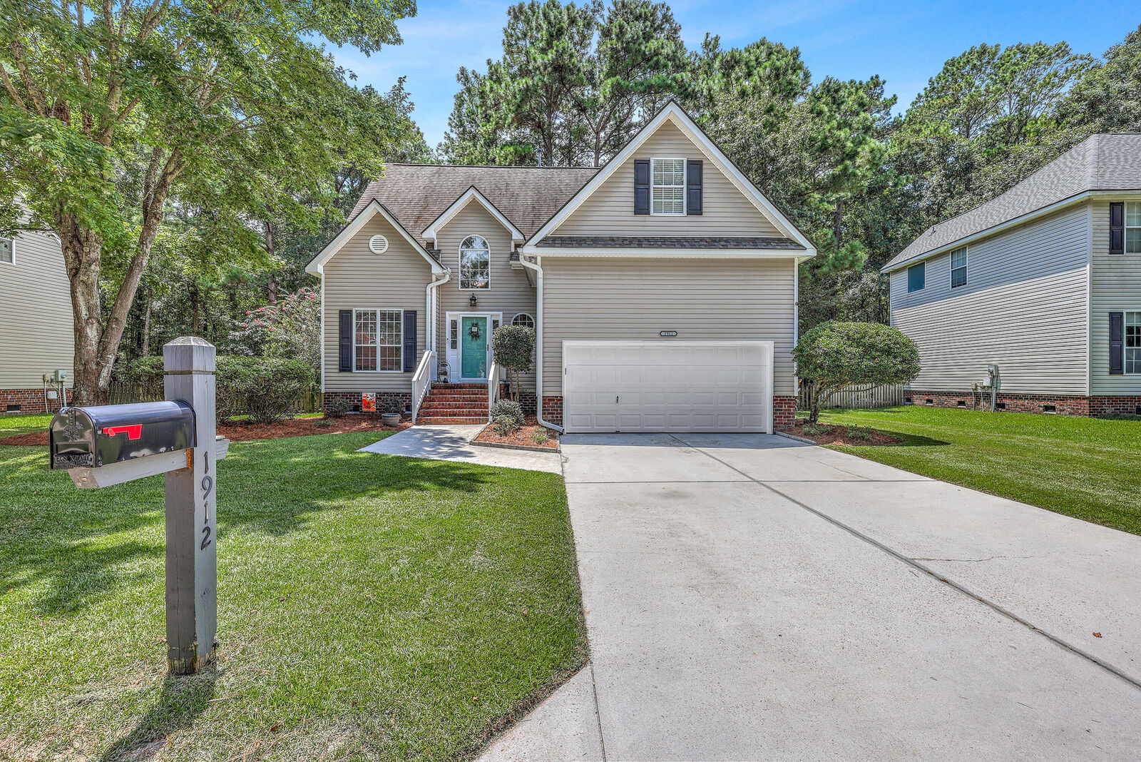 Property Photo:  1912 N Smokerise Way  SC 29466 