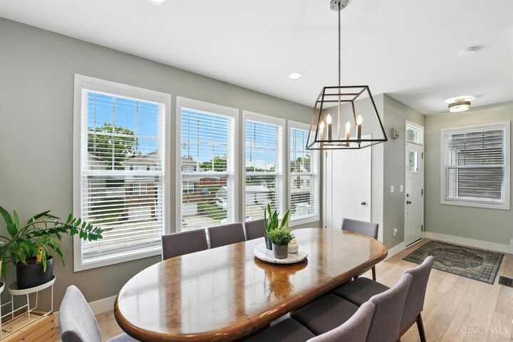 Property Photo: 3048 Lavinia Avenue OH 45208