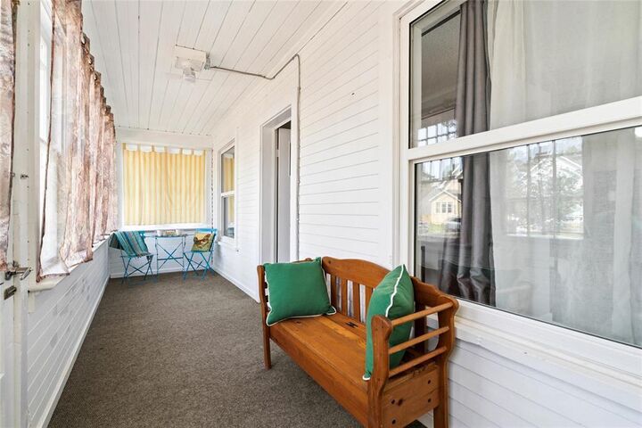 Property Photo: 70 Hart Avenue MB R2L 0K5