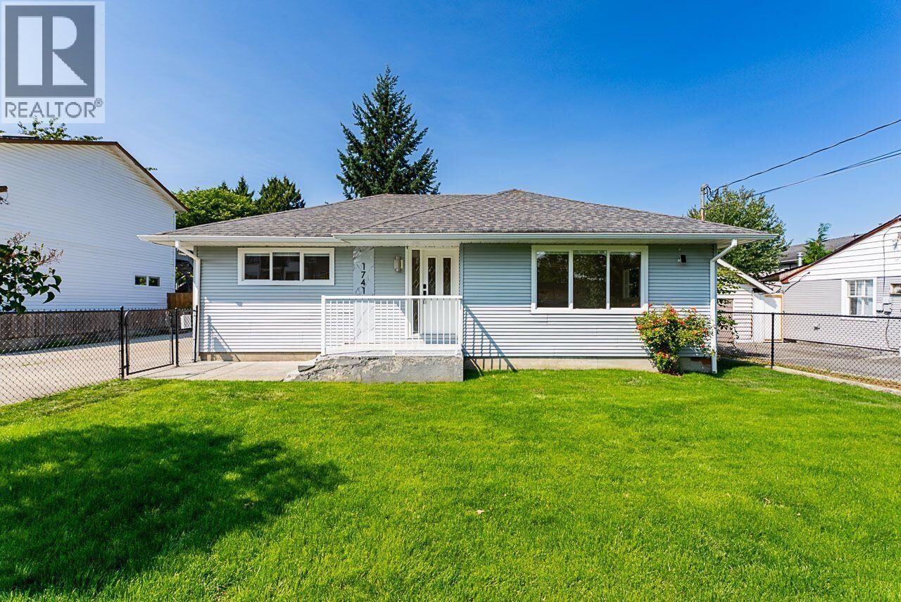 Property Photo:  1741 Salisbury Avenue  BC V3B 1X6 