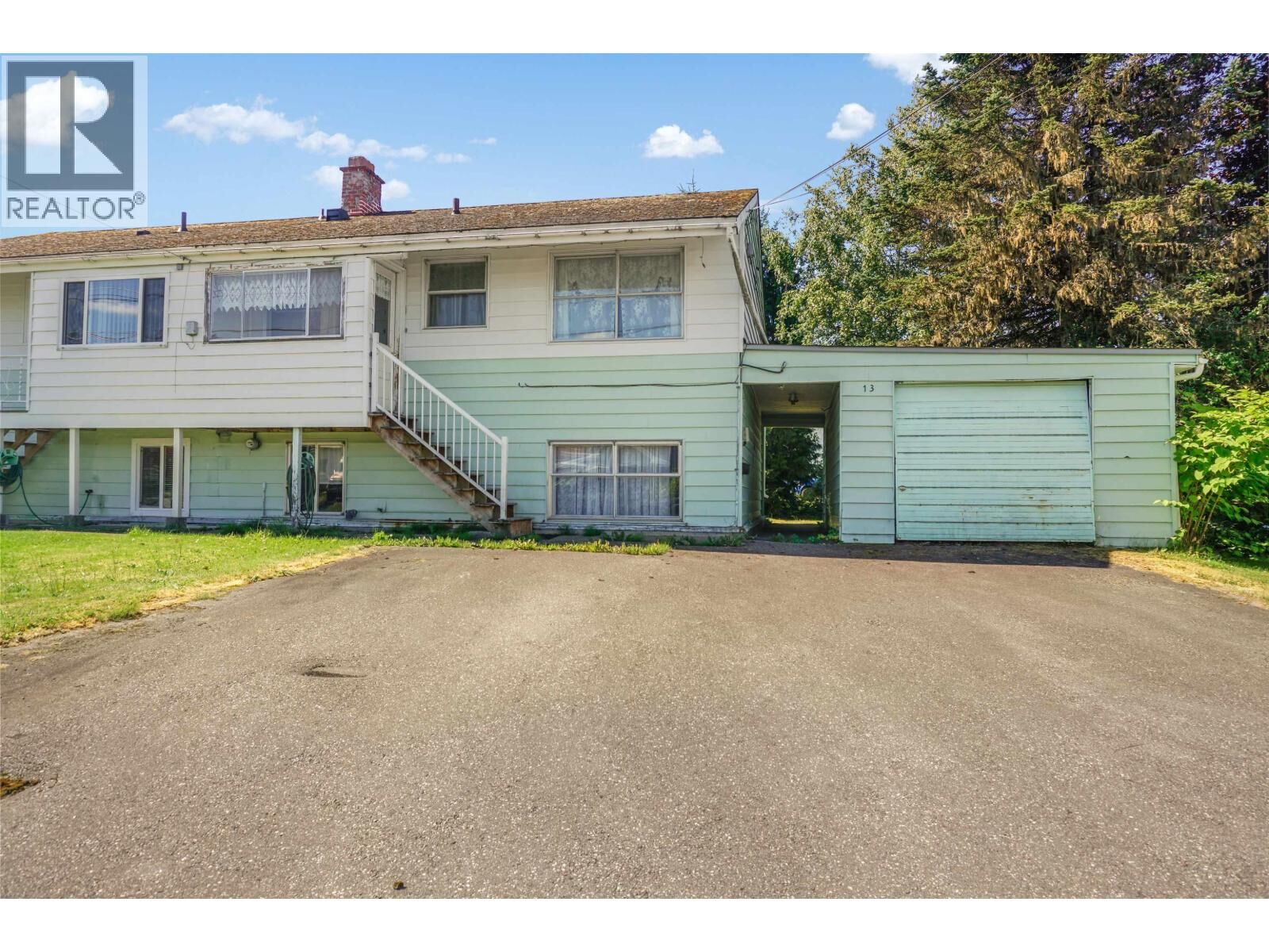 Property Photo:  13 Mallard Street  BC V8C 1N2 