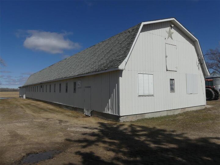 32081 Road 35N Road  Mitchell MB R5G 2R2 photo