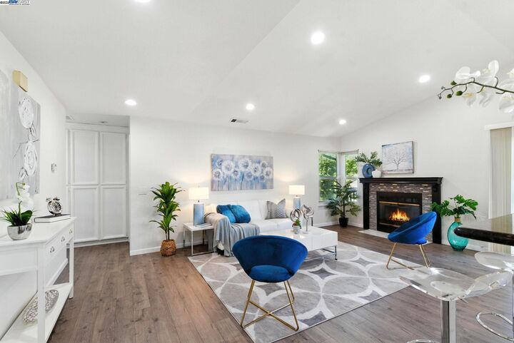 Property Photo: 38697 Huntington Cir CA 94536