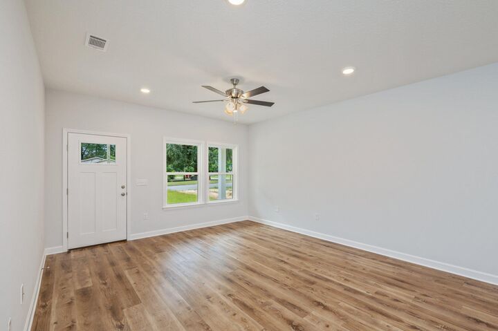 Property Photo: 589 Brock Avenue FL 32539